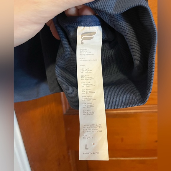 Fabletics women’s size large sports bra blue with leopard print light padding - Picture 2 of 5